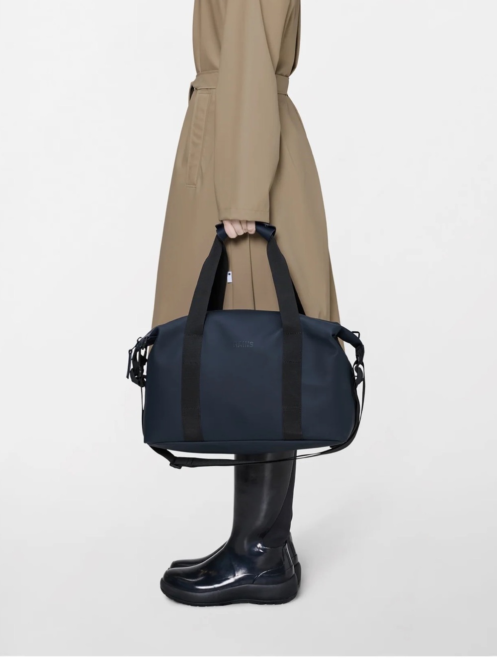 NWT Rains Hilo Weekend Overnight Bag size small waterproof Navy